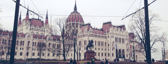 Parlamento di Budapest is one of Posti che sono piaciuti a Michela.