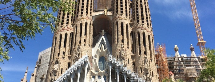 Basílica de la Sagrada Família is one of Spain.