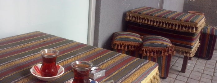 hilal cafe is one of Lugares favoritos de Burak.