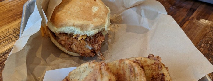 Boxcar Betty’s Fried Chicken Sandwiches is one of Chicago Lunch/Dinner.