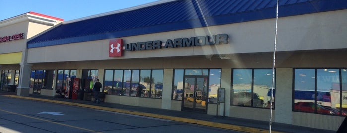 Under Armour is one of Lucasさんのお気に入りスポット.