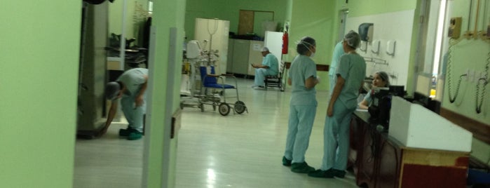 Hospital Universitário Getúlio Vargas is one of สถานที่ที่ Osvaldo ถูกใจ.