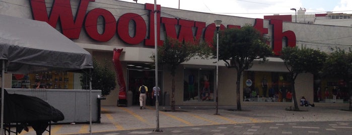 Woolworth is one of Posti che sono piaciuti a Luis.
