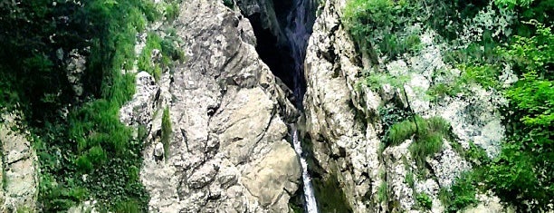 Агурские водопады is one of 100 чудес России.