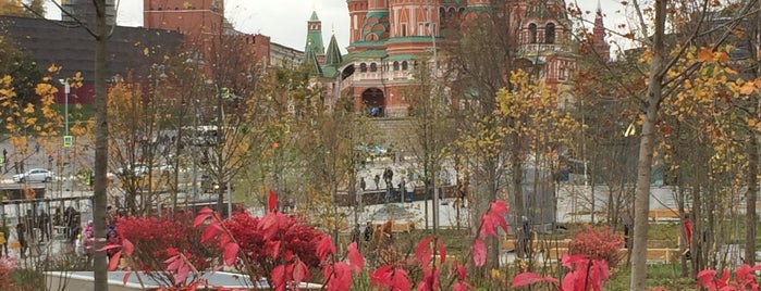 Zaryadye Park is one of Куда пойти в Москве.