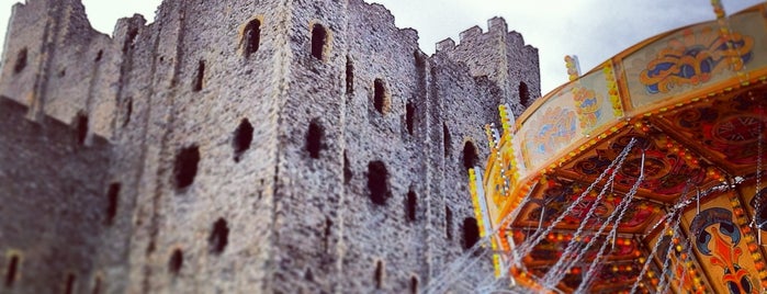 Rochester Castle is one of Carlさんのお気に入りスポット.