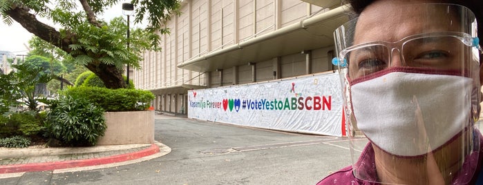 ABS-CBN Broadcast Center is one of Lugares favoritos de Dennis.