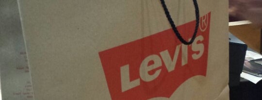 Levi's Store is one of Orte, die Umesh gefallen.