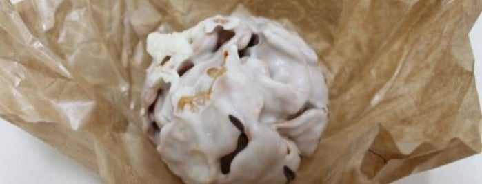 Schneeballen is one of Macaron.