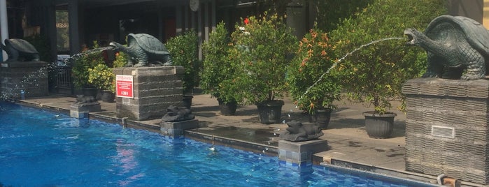 Siliwangi Swimming Pool is one of Outdoor.