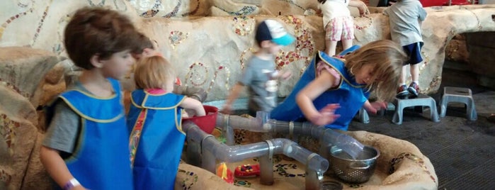 Discovery Gateway is one of Indoor Playgrounds.