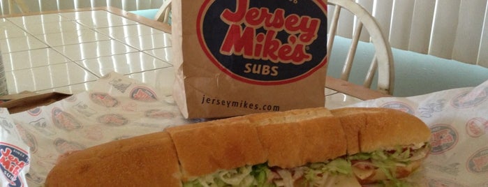 Jersey Mike's Subs is one of สถานที่ที่ Colin ถูกใจ.