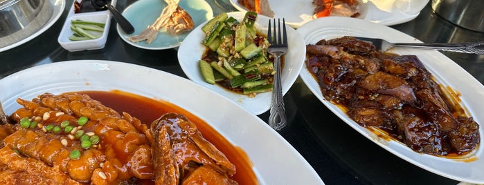 Meizhou Dongpo Restaurant is one of Anna's Foodie Map (Asian food in LA).