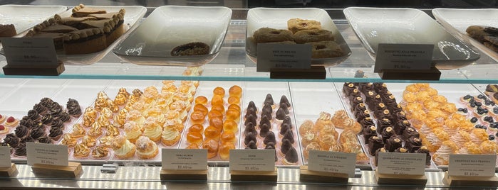 Eataly is one of Lynnさんのお気に入りスポット.