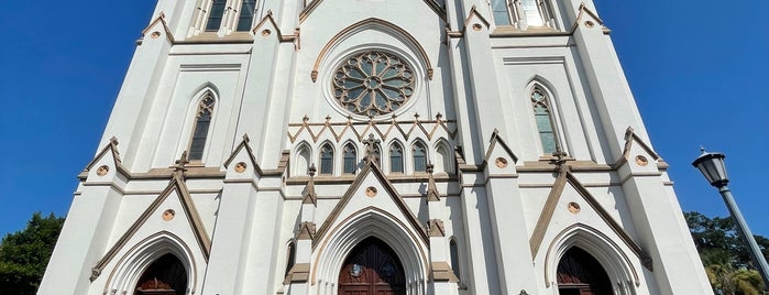 Cathedral of St. John the Baptist is one of สถานที่ที่ Jess ถูกใจ.