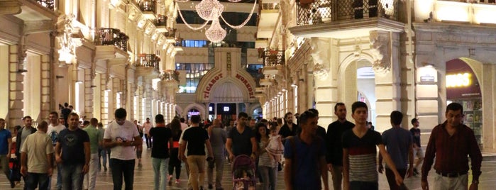 Fəvvarələr Meydanı | Fountains Square is one of Lugares favoritos de Shahin.