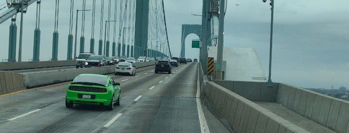 Bronx-Whitestone Bridge is one of สถานที่ที่ Kerry ถูกใจ.