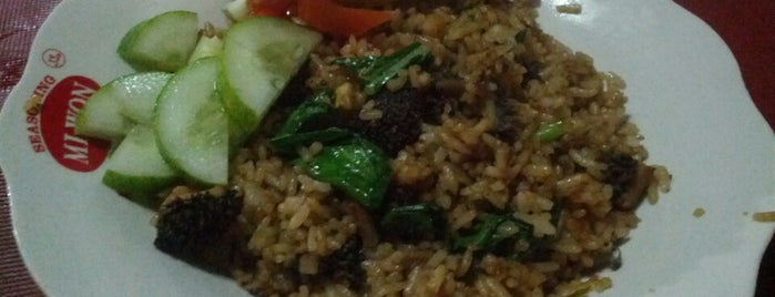 Nasi Goreng Wong Tegal is one of Semarang.