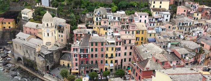 Stazione Vernazza is one of Locais curtidos por Kimmie.