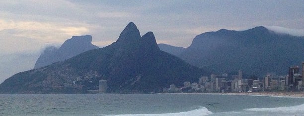 Arpoador is one of Rio De Janeiro.