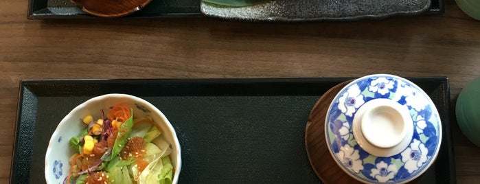 Fukuichi Japanese Dining Restaurant is one of Tempat yang Disimpan Bruna.