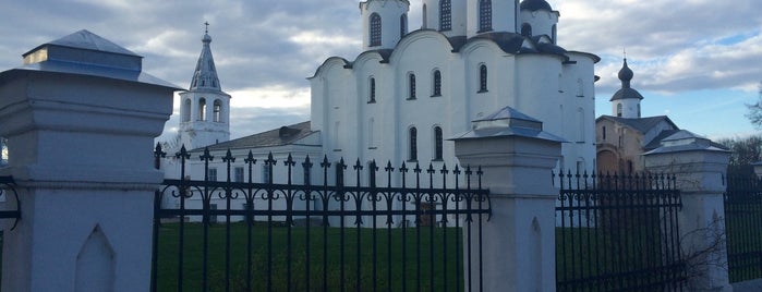 Ярославово дворище is one of Veliky Novgorod.