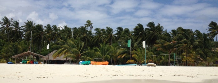 Meeru Island Resort & Spa is one of Maldivler.