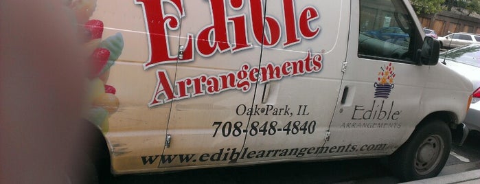 Edible Arrangements is one of สถานที่ที่ Sheena ถูกใจ.