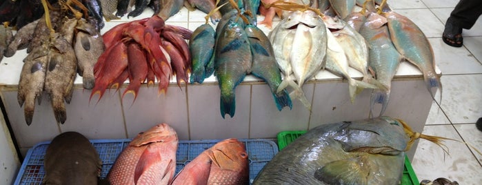 Fish Market is one of Ahmad🌵 님이 저장한 장소.