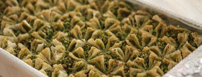 Gazibey Baklava is one of สถานที่ที่ Ergün ถูกใจ.