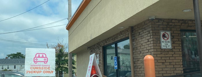 Dunkin' is one of Salem Mass.