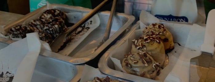 Cinnabon is one of riyadh dessert places.