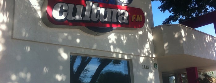 Cultura Fm 106,3 is one of Favorite affordable date spots.