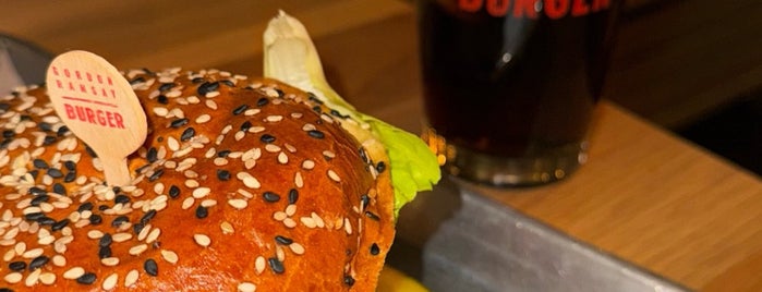 Gordon Ramsay Burger is one of Chicago.