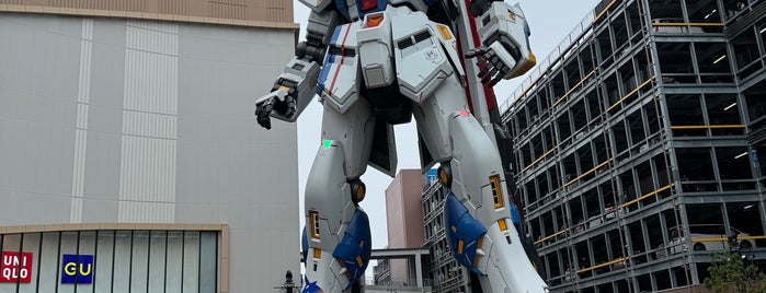 RX-93ff ν Gundam is one of ヤン 님이 좋아한 장소.