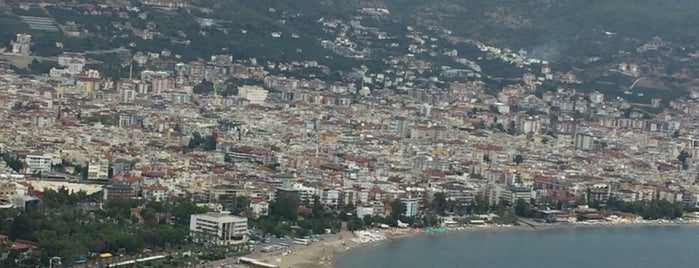 Alaturka Cafe Bar is one of Özcan Emlak İnş 👍: сохраненные места.