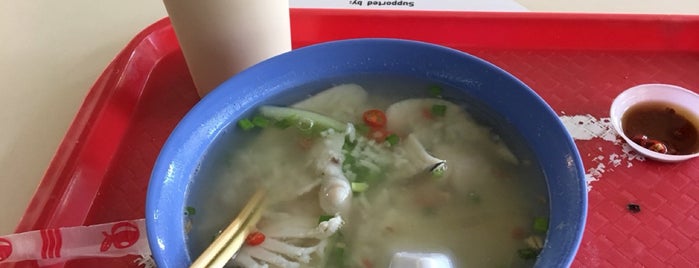 Kwang Kee Teochew Fish Porridge is one of Bib Gourmand (Michelin Guide Singapore).