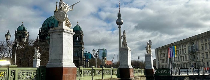 Schlossbrücke is one of Berlin (City Trip).