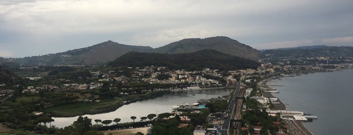 Hotel Il Gabbiano is one of Lucy 님이 좋아한 장소.