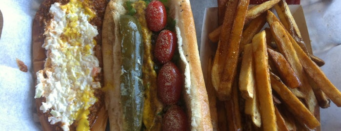 Cj's Hot Dogs is one of Hotlanta.