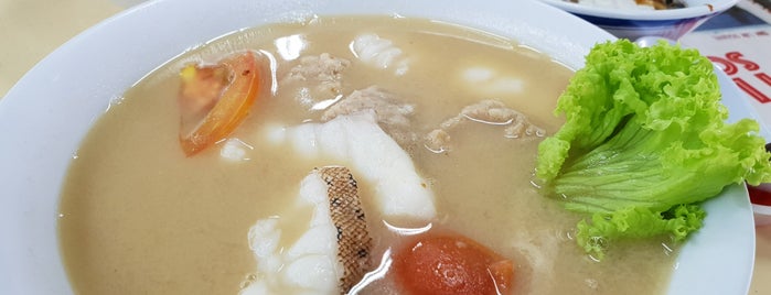 Shun Feng Crayfish Delight is one of Not Your ATAS Restaurants.