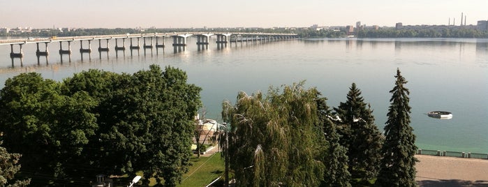 Готель «Дніпропетровськ» is one of Favorite places.