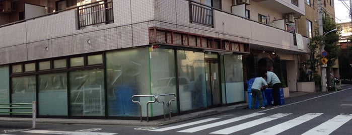 ローソン 鵜の木店 is one of Closed Lawson 1.