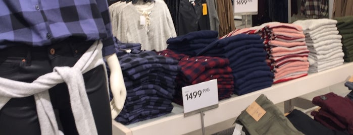 H&M is one of Alışveriş.