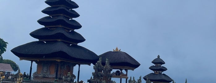 Pura Ulun Danu Beratan is one of Bali Spots.
