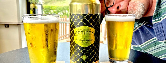 Artifex Brewing Company is one of Tempat yang Disukai Mike.