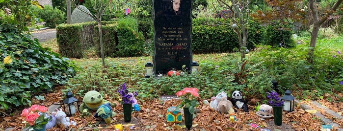 Natasja Saad's Grave is one of Favorite Arts & Entertainment.