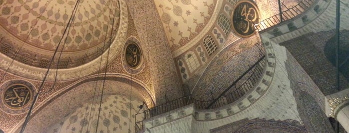 Mezquita Nueva is one of Istanbul: A week in the Pearl of Bosphorus.