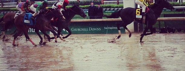 Churchill Downs Turf Club is one of Matt'ın Beğendiği Mekanlar.