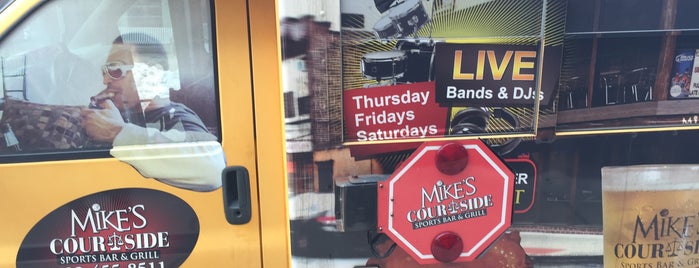 Mike's Courtside Sports Bar & Grill is one of Michigan Alumni Bars.